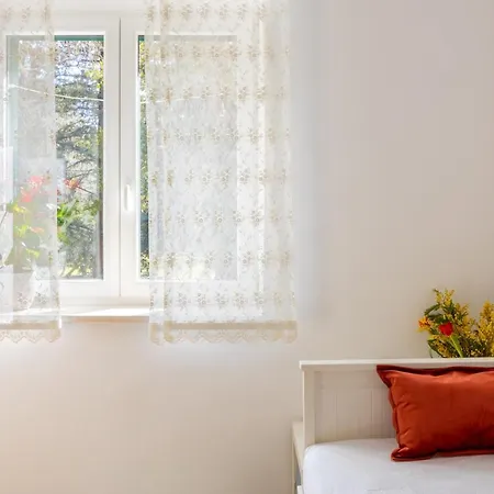 Marianne's Place Split